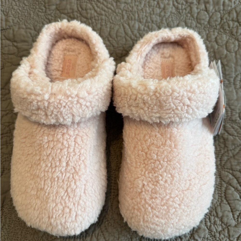 Crocs Cozy Pink Fleece Slippers NWT SIZE 8